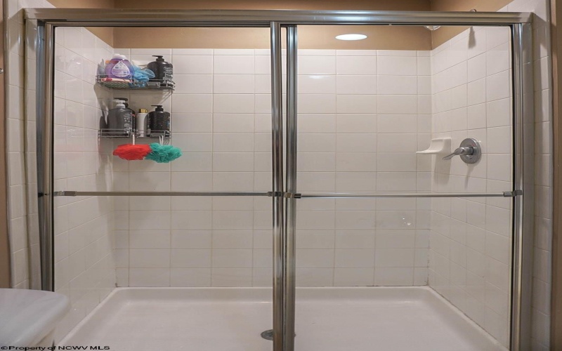 202 Summerfield Drive, Morgantown, West Virginia 26508, 3 Bedrooms Bedrooms, 6 Rooms Rooms,2 BathroomsBathrooms,Single Family Attached,For Sale,Summerfield,10163467