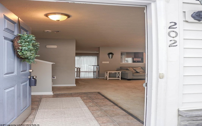 202 Summerfield Drive, Morgantown, West Virginia 26508, 3 Bedrooms Bedrooms, 6 Rooms Rooms,2 BathroomsBathrooms,Single Family Attached,For Sale,Summerfield,10163467