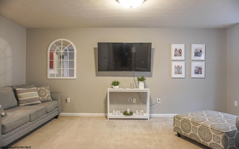 202 Summerfield Drive, Morgantown, West Virginia 26508, 3 Bedrooms Bedrooms, 6 Rooms Rooms,2 BathroomsBathrooms,Single Family Attached,For Sale,Summerfield,10163467