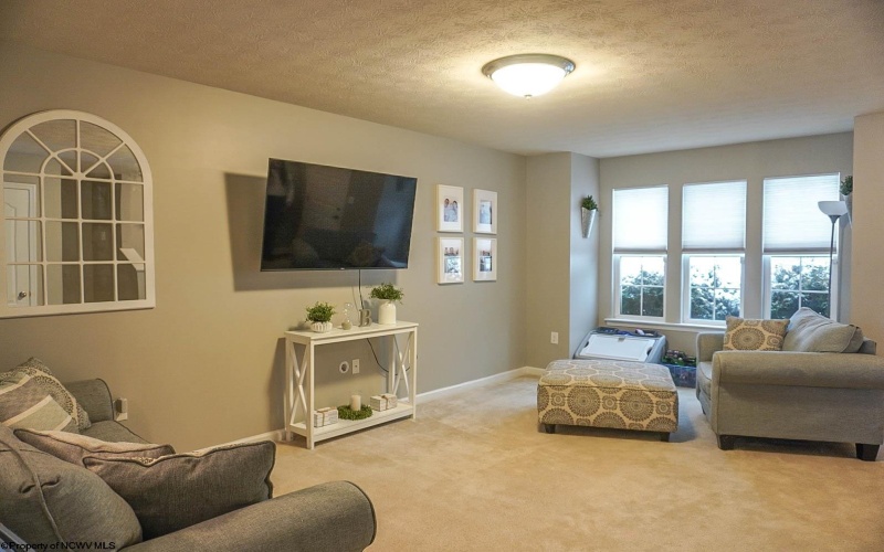 202 Summerfield Drive, Morgantown, West Virginia 26508, 3 Bedrooms Bedrooms, 6 Rooms Rooms,2 BathroomsBathrooms,Single Family Attached,For Sale,Summerfield,10163467