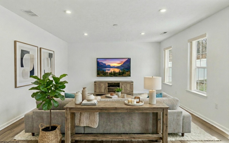 353 Bay Street, Morgantown, West Virginia 26508, 4 Bedrooms Bedrooms, 8 Rooms Rooms,2 BathroomsBathrooms,Single Family Detached,For Sale,Bay,10163477