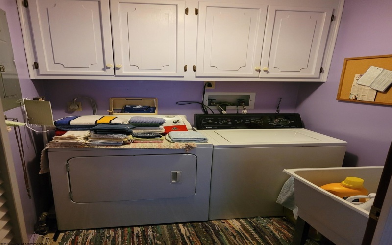 619 Deerfield Drive, Bridgeport, West Virginia 26330, 3 Bedrooms Bedrooms, 6 Rooms Rooms,2 BathroomsBathrooms,Single Family Attached,For Sale,Deerfield,10163474