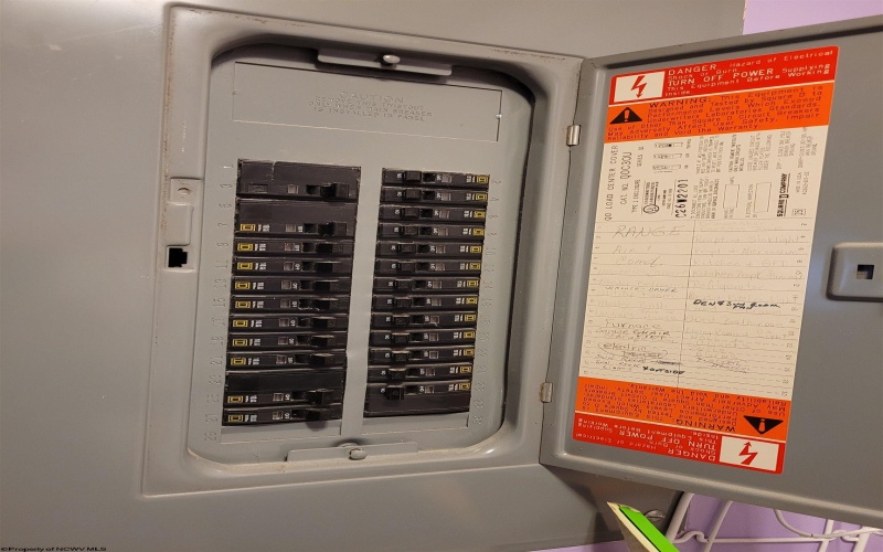 619 Deerfield Drive, Bridgeport, West Virginia 26330, 3 Bedrooms Bedrooms, 6 Rooms Rooms,2 BathroomsBathrooms,Single Family Attached,For Sale,Deerfield,10163474