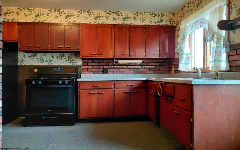 32 Circle Drive, Mount Clare, West Virginia 26408, 3 Bedrooms Bedrooms, 5 Rooms Rooms,1 BathroomBathrooms,Single Family Detached,For Sale,Circle,10163476