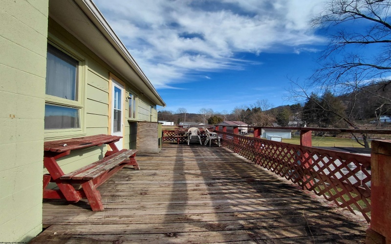 32 Circle Drive, Mount Clare, West Virginia 26408, 3 Bedrooms Bedrooms, 5 Rooms Rooms,1 BathroomBathrooms,Single Family Detached,For Sale,Circle,10163476