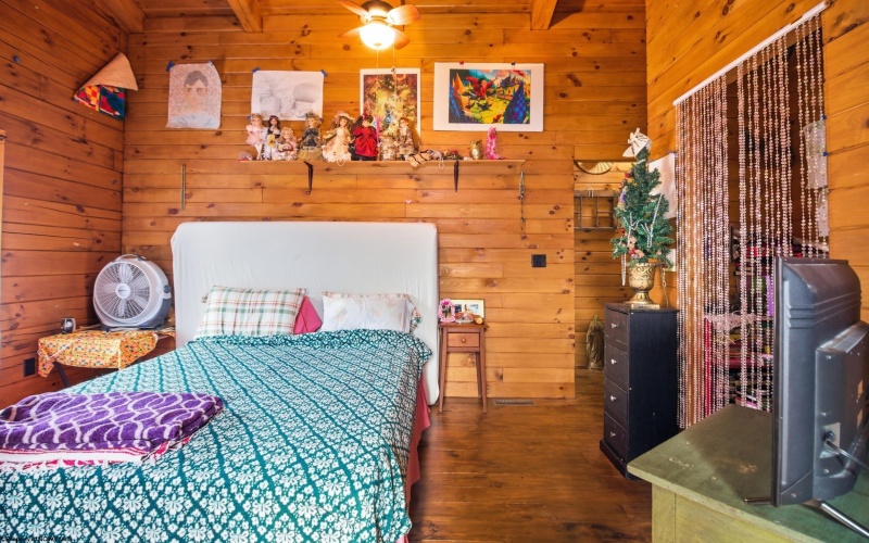 756 Pine Grove Road, Fairmont, West Virginia 26559, 3 Bedrooms Bedrooms, 8 Rooms Rooms,2 BathroomsBathrooms,Single Family Detached,For Sale,Pine Grove,10163475