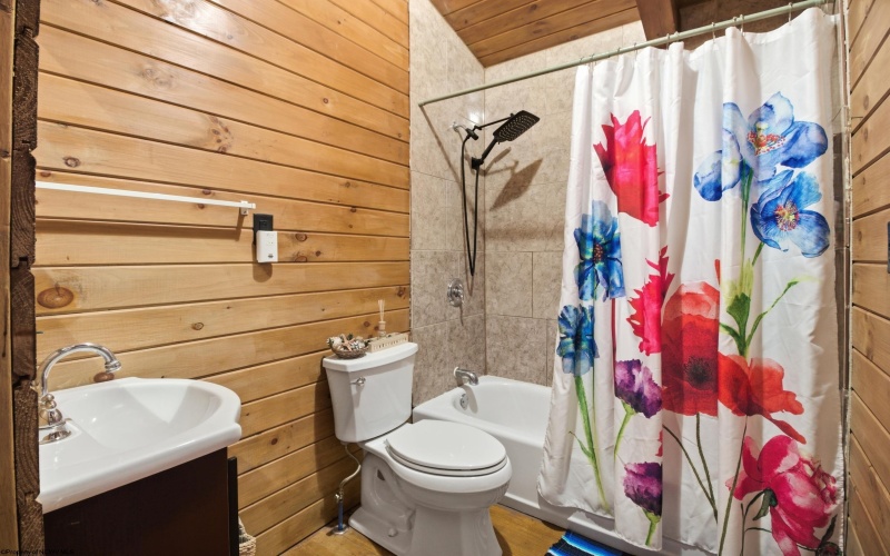 756 Pine Grove Road, Fairmont, West Virginia 26559, 3 Bedrooms Bedrooms, 8 Rooms Rooms,2 BathroomsBathrooms,Single Family Detached,For Sale,Pine Grove,10163475