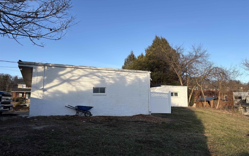 1206 Country Club Road, Fairmont, West Virginia 26554, 3 Bedrooms Bedrooms, 7 Rooms Rooms,1 BathroomBathrooms,Single Family Detached,For Sale,Country Club,10163473