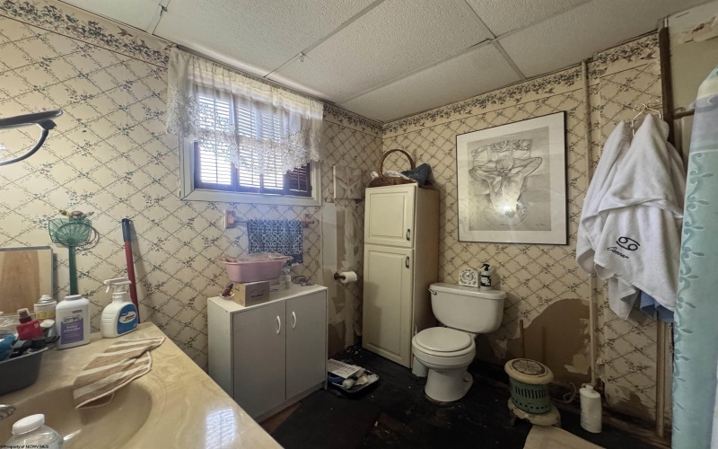 523 7th Street, Clarksburg, West Virginia 26301, 3 Bedrooms Bedrooms, 8 Rooms Rooms,2 BathroomsBathrooms,Single Family Detached,For Sale,7th,10163471