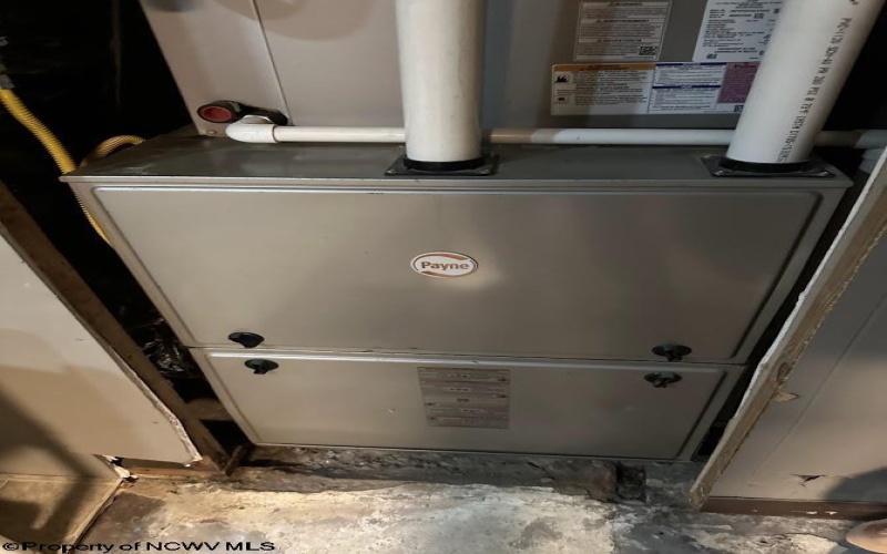 523 7th Street, Clarksburg, West Virginia 26301, 3 Bedrooms Bedrooms, 8 Rooms Rooms,2 BathroomsBathrooms,Single Family Detached,For Sale,7th,10163471