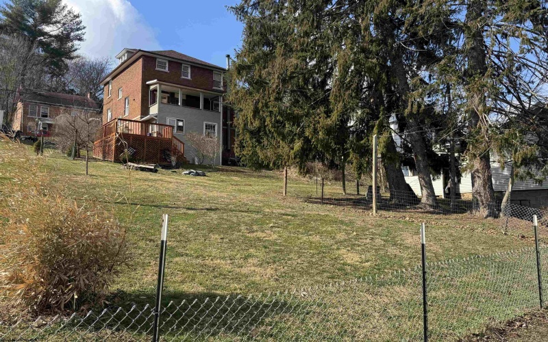 523 7th Street, Clarksburg, West Virginia 26301, 3 Bedrooms Bedrooms, 8 Rooms Rooms,2 BathroomsBathrooms,Single Family Detached,For Sale,7th,10163471