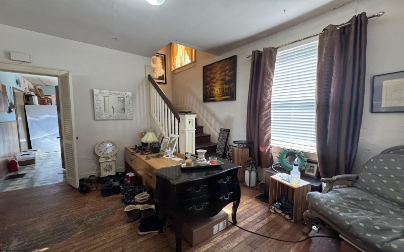 523 7th Street, Clarksburg, West Virginia 26301, 3 Bedrooms Bedrooms, 8 Rooms Rooms,2 BathroomsBathrooms,Single Family Detached,For Sale,7th,10163471