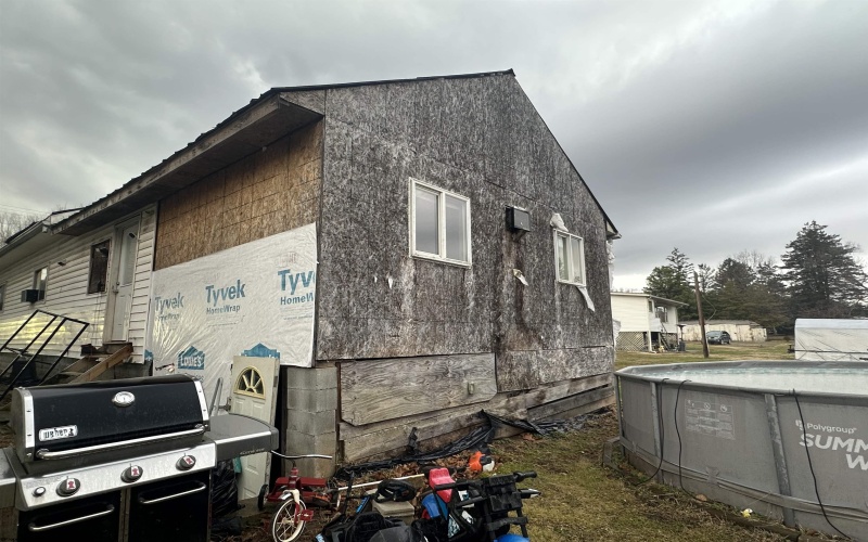 1208 River Avenue, Weston, West Virginia 26452, 3 Bedrooms Bedrooms, 6 Rooms Rooms,1 BathroomBathrooms,Single Family Detached,For Sale,River,10163478 1208 River Avenue, Weston, West Virginia 26452, 3 Bedrooms Bedrooms, 6 Rooms Rooms,1 BathroomBathrooms,Single Family Detached,For Sale,River,10163478