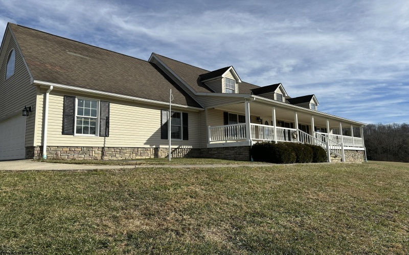 30 Forbes Drive, Buckhannon, West Virginia 26201, 4 Bedrooms Bedrooms, 10 Rooms Rooms,3 BathroomsBathrooms,Single Family Detached,For Sale,Forbes,10163491