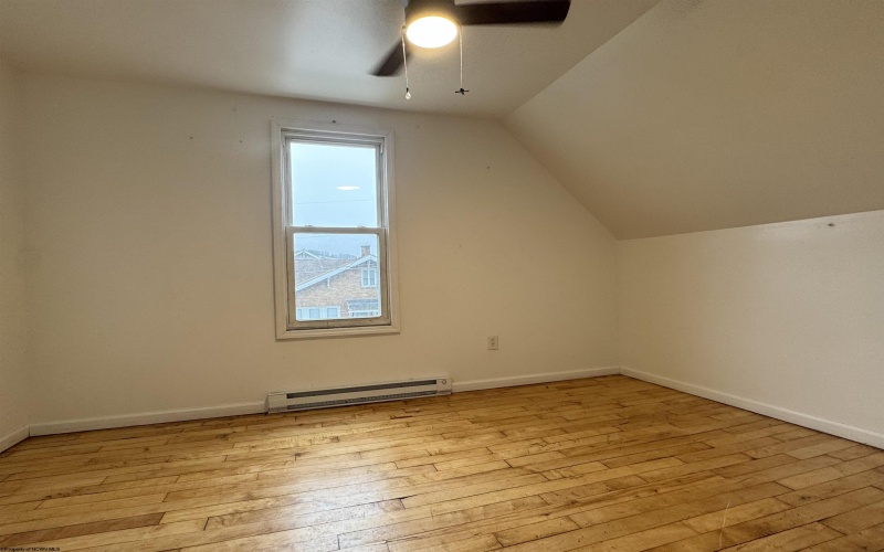 200.5 Bellview Avenue, Fairmont, West Virginia 26554, ,Multi-unit/income,For Sale,Bellview,10163489