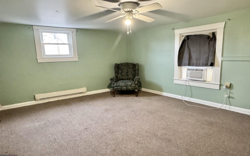 200.5 Bellview Avenue, Fairmont, West Virginia 26554, ,Multi-unit/income,For Sale,Bellview,10163489