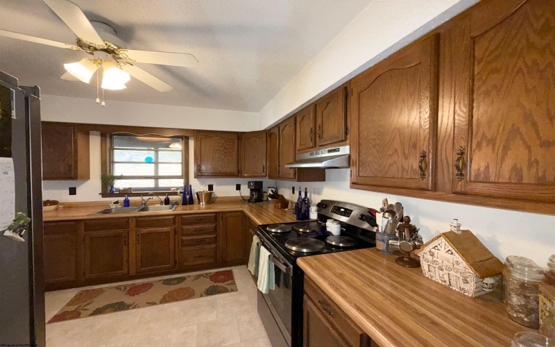 344 Harpertown Road, Elkins, West Virginia 26241, 4 Bedrooms Bedrooms, 8 Rooms Rooms,3 BathroomsBathrooms,Single Family Detached,For Sale,Harpertown,10163490