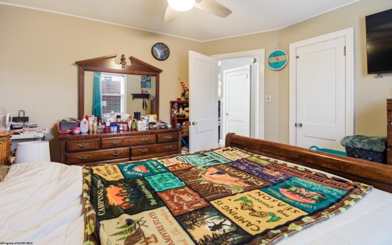 164 Seneca Drive, Clarksburg, West Virginia 26301, 3 Bedrooms Bedrooms, 6 Rooms Rooms,1 BathroomBathrooms,Single Family Detached,For Sale,Seneca,10163488