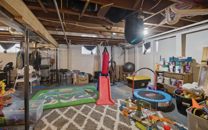 164 Seneca Drive, Clarksburg, West Virginia 26301, 3 Bedrooms Bedrooms, 6 Rooms Rooms,1 BathroomBathrooms,Single Family Detached,For Sale,Seneca,10163488