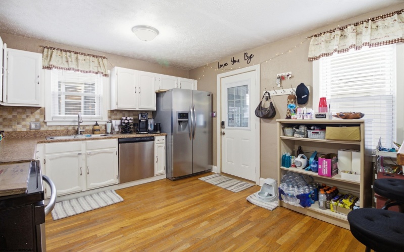 164 Seneca Drive, Clarksburg, West Virginia 26301, 3 Bedrooms Bedrooms, 6 Rooms Rooms,1 BathroomBathrooms,Single Family Detached,For Sale,Seneca,10163488