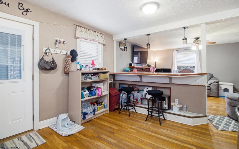 164 Seneca Drive, Clarksburg, West Virginia 26301, 3 Bedrooms Bedrooms, 6 Rooms Rooms,1 BathroomBathrooms,Single Family Detached,For Sale,Seneca,10163488