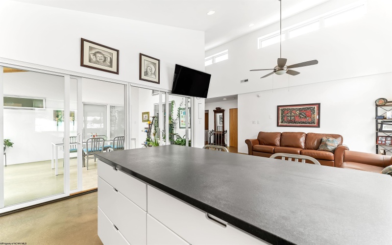 160 Greenbrier Street, Morgantown, West Virginia 26501, 3 Bedrooms Bedrooms, 8 Rooms Rooms,2 BathroomsBathrooms,Single Family Detached,For Sale,Greenbrier,10163479