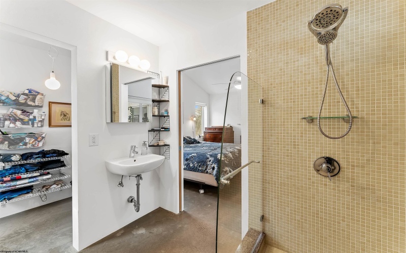 160 Greenbrier Street, Morgantown, West Virginia 26501, 3 Bedrooms Bedrooms, 8 Rooms Rooms,2 BathroomsBathrooms,Single Family Detached,For Sale,Greenbrier,10163479