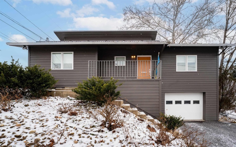 160 Greenbrier Street, Morgantown, West Virginia 26501, 3 Bedrooms Bedrooms, 8 Rooms Rooms,2 BathroomsBathrooms,Single Family Detached,For Sale,Greenbrier,10163479