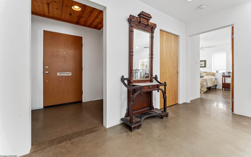 160 Greenbrier Street, Morgantown, West Virginia 26501, 3 Bedrooms Bedrooms, 8 Rooms Rooms,2 BathroomsBathrooms,Single Family Detached,For Sale,Greenbrier,10163479