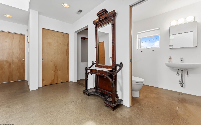 160 Greenbrier Street, Morgantown, West Virginia 26501, 3 Bedrooms Bedrooms, 8 Rooms Rooms,2 BathroomsBathrooms,Single Family Detached,For Sale,Greenbrier,10163479