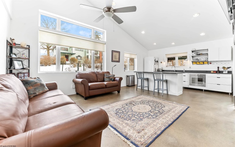 160 Greenbrier Street, Morgantown, West Virginia 26501, 3 Bedrooms Bedrooms, 8 Rooms Rooms,2 BathroomsBathrooms,Single Family Detached,For Sale,Greenbrier,10163479