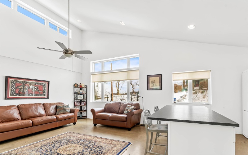 160 Greenbrier Street, Morgantown, West Virginia 26501, 3 Bedrooms Bedrooms, 8 Rooms Rooms,2 BathroomsBathrooms,Single Family Detached,For Sale,Greenbrier,10163479