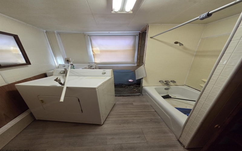 204-208 7th Street, Weston, West Virginia 26452, 2 Bedrooms Bedrooms, 6 Rooms Rooms,1 BathroomBathrooms,Single Family Detached,For Sale,7th,10163487