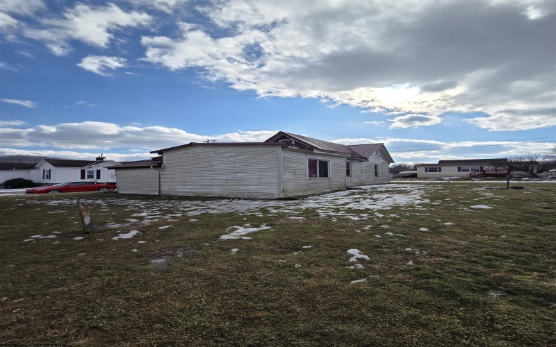 204-208 7th Street, Weston, West Virginia 26452, 2 Bedrooms Bedrooms, 6 Rooms Rooms,1 BathroomBathrooms,Single Family Detached,For Sale,7th,10163487