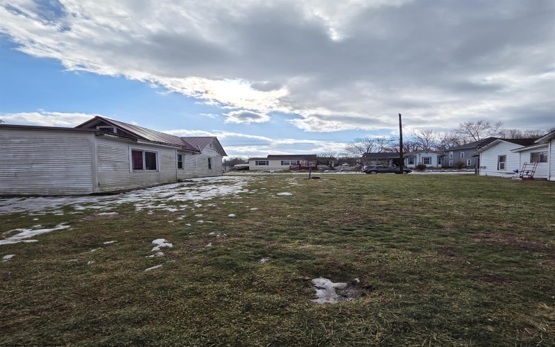 204-208 7th Street, Weston, West Virginia 26452, 2 Bedrooms Bedrooms, 6 Rooms Rooms,1 BathroomBathrooms,Single Family Detached,For Sale,7th,10163487