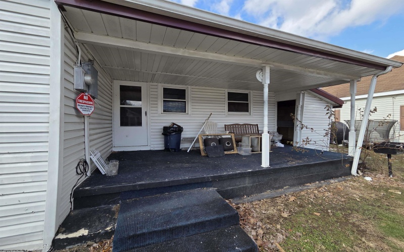 204-208 7th Street, Weston, West Virginia 26452, 2 Bedrooms Bedrooms, 6 Rooms Rooms,1 BathroomBathrooms,Single Family Detached,For Sale,7th,10163487