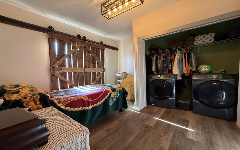 1208 16th Street, Clarksburg, West Virginia 26301, 2 Bedrooms Bedrooms, 5 Rooms Rooms,1 BathroomBathrooms,Single Family Detached,For Sale,16th,10163492