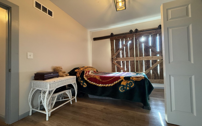 1208 16th Street, Clarksburg, West Virginia 26301, 2 Bedrooms Bedrooms, 5 Rooms Rooms,1 BathroomBathrooms,Single Family Detached,For Sale,16th,10163492