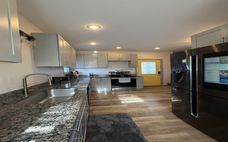 1208 16th Street, Clarksburg, West Virginia 26301, 2 Bedrooms Bedrooms, 5 Rooms Rooms,1 BathroomBathrooms,Single Family Detached,For Sale,16th,10163492