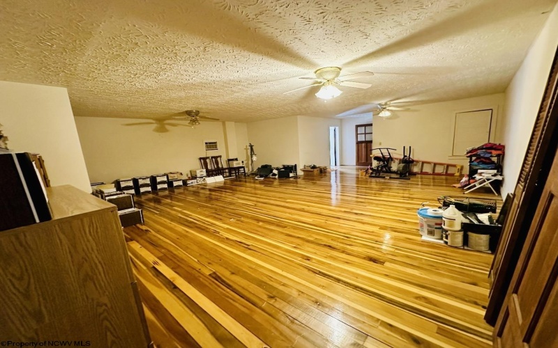 304 Riverview Drive, Sutton, West Virginia 26601, ,Multi-unit/income,For Sale,Riverview,10163496