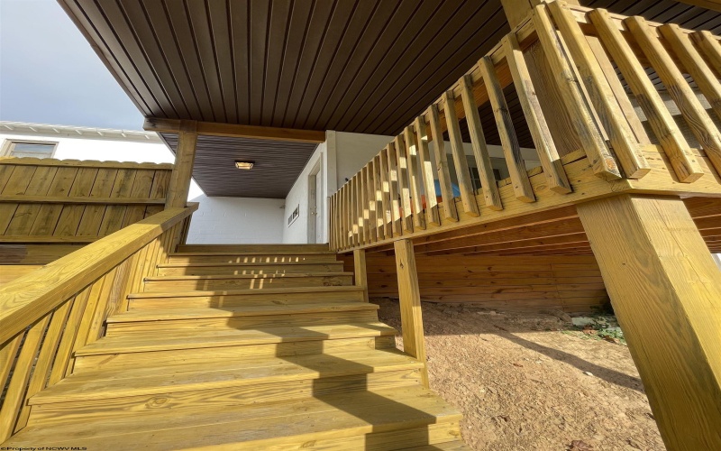 304 Riverview Drive, Sutton, West Virginia 26601, ,Multi-unit/income,For Sale,Riverview,10163496