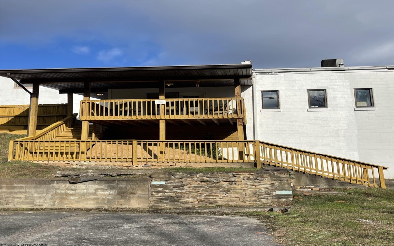 304 Riverview Drive, Sutton, West Virginia 26601, ,Multi-unit/income,For Sale,Riverview,10163496