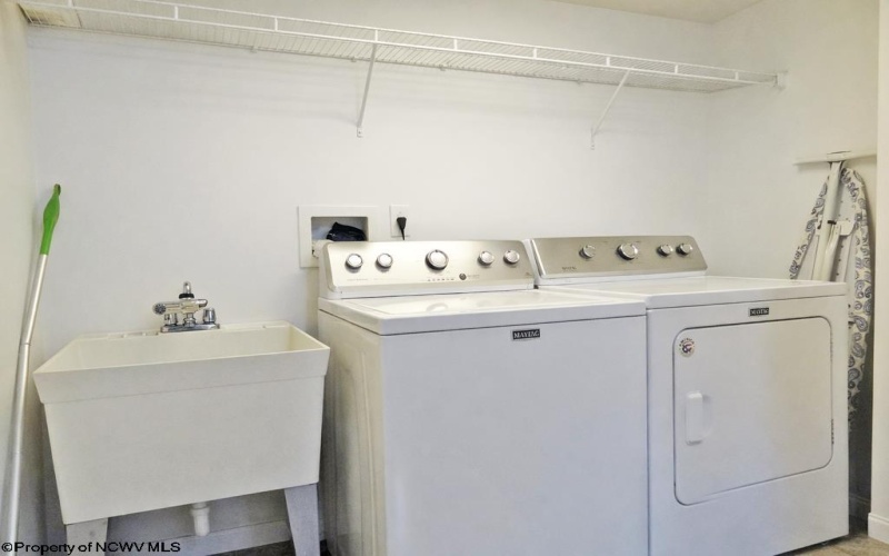 1340 Headlee Avenue, Morgantown, West Virginia 26505-4200, 3 Bedrooms Bedrooms, 6 Rooms Rooms,3 BathroomsBathrooms,Residential Rentals,For Rent,Headlee,10163172