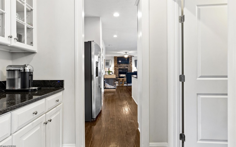 77 Falling Water Lane, Morgantown, West Virginia 26508, 4 Bedrooms Bedrooms, 11 Rooms Rooms,3 BathroomsBathrooms,Single Family Detached,For Sale,Falling Water,10163503 77 Falling Water Lane, Morgantown, West Virginia 26508, 4 Bedrooms Bedrooms, 11 Rooms Rooms,3 BathroomsBathrooms,Single Family Detached,For Sale,Falling Water,10163503