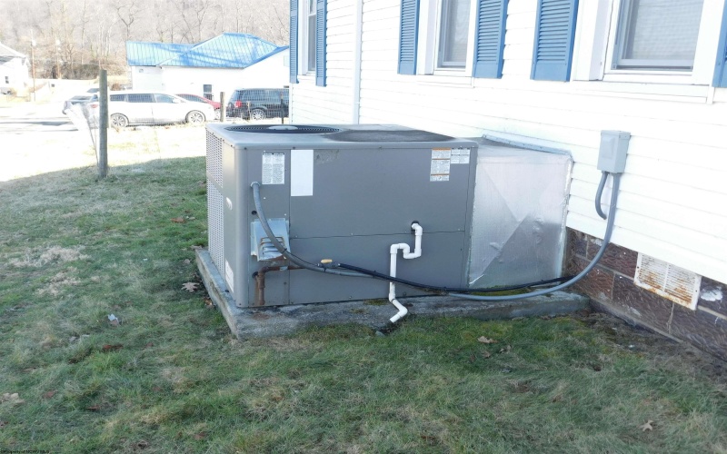 301 Lyndon Street, Lumberport, West Virginia 26386, 2 Bedrooms Bedrooms, 5 Rooms Rooms,1 BathroomBathrooms,Single Family Detached,For Sale,Lyndon,10163518 301 Lyndon Street, Lumberport, West Virginia 26386, 2 Bedrooms Bedrooms, 5 Rooms Rooms,1 BathroomBathrooms,Single Family Detached,For Sale,Lyndon,10163518