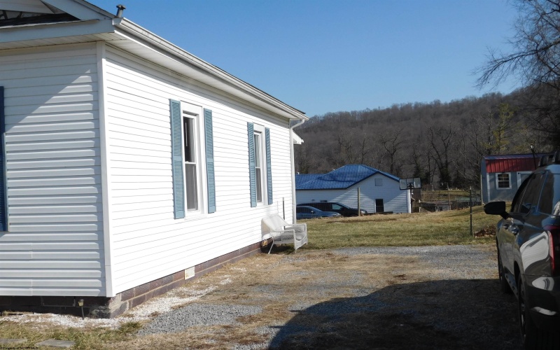 301 Lyndon Street, Lumberport, West Virginia 26386, 2 Bedrooms Bedrooms, 5 Rooms Rooms,1 BathroomBathrooms,Single Family Detached,For Sale,Lyndon,10163518 301 Lyndon Street, Lumberport, West Virginia 26386, 2 Bedrooms Bedrooms, 5 Rooms Rooms,1 BathroomBathrooms,Single Family Detached,For Sale,Lyndon,10163518