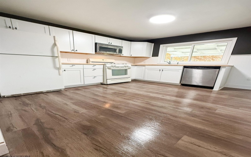 423 Grand Avenue, Bridgeport, West Virginia 26330, 3 Bedrooms Bedrooms, 7 Rooms Rooms,1 BathroomBathrooms,Single Family Detached,For Sale,Grand,10163539 423 Grand Avenue, Bridgeport, West Virginia 26330, 3 Bedrooms Bedrooms, 7 Rooms Rooms,1 BathroomBathrooms,Single Family Detached,For Sale,Grand,10163539