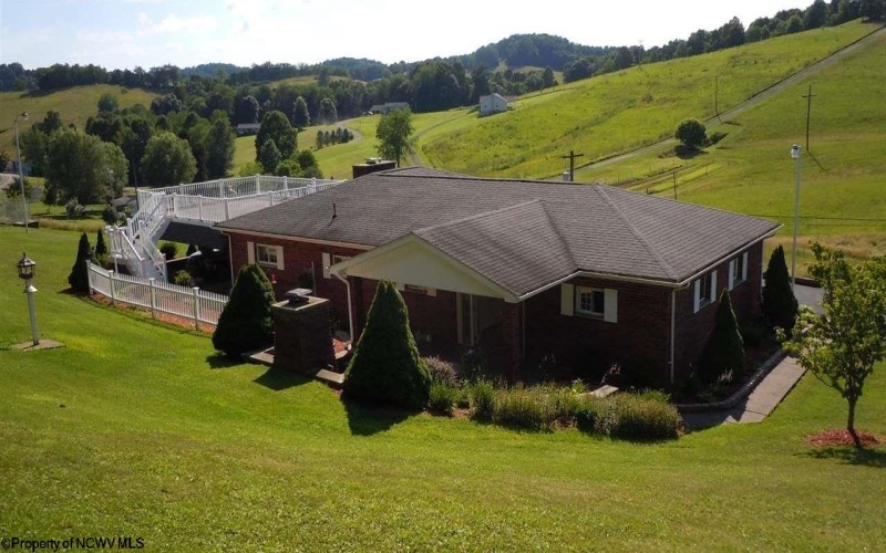 1480 Monumental Road, Fairmont, West Virginia 26554, 3 Bedrooms Bedrooms, 6 Rooms Rooms,2 BathroomsBathrooms,Single Family Detached,For Sale,Monumental,10163511