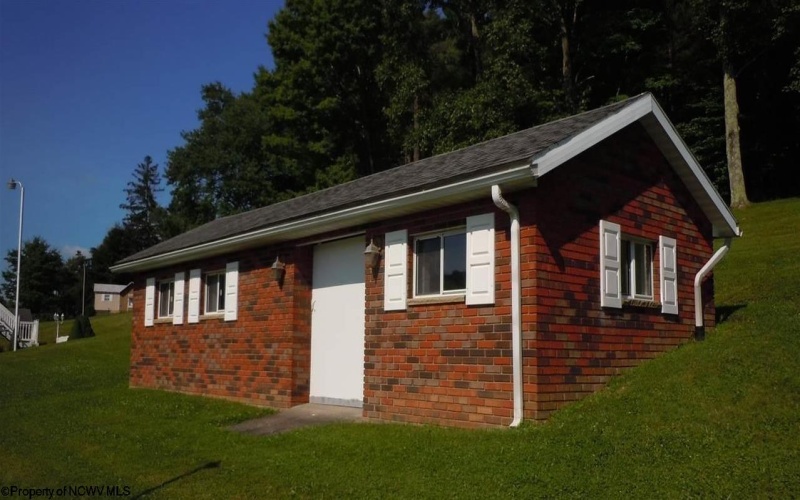 1480 Monumental Road, Fairmont, West Virginia 26554, 3 Bedrooms Bedrooms, 6 Rooms Rooms,2 BathroomsBathrooms,Single Family Detached,For Sale,Monumental,10163511