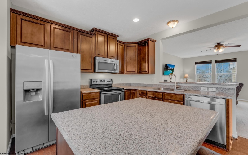 112 Woodside Drive, Morgantown, West Virginia 26508, 3 Bedrooms Bedrooms, 6 Rooms Rooms,2 BathroomsBathrooms,Single Family Attached,For Sale,Woodside,10163530